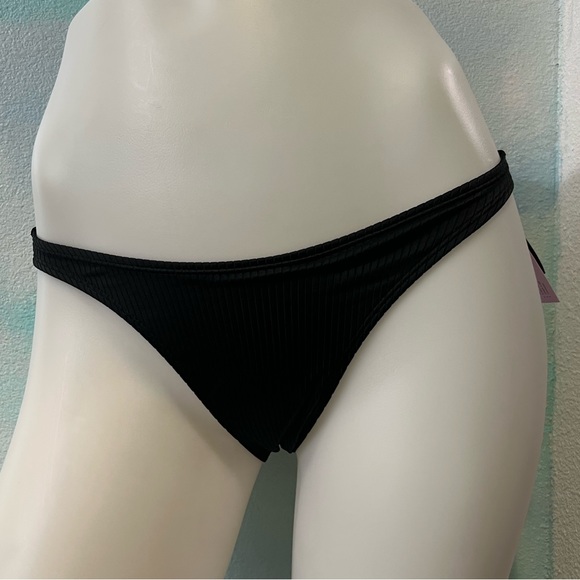 NWT Wild Fable Black Low Rise Cheeky Bikini Bottoms - Picture 1 of 9